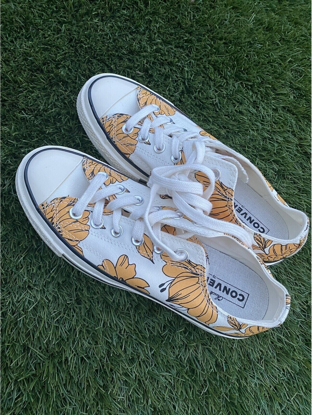 Converse Vintage Floral Chuck 70 Low Top Women's Shoes Size 7,5 Style 568375C